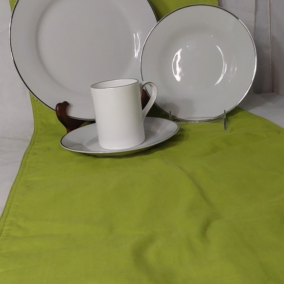 ROYAL DOULTON MIX DINING WARE SETTING FOR 4 - Picture 4 of 5